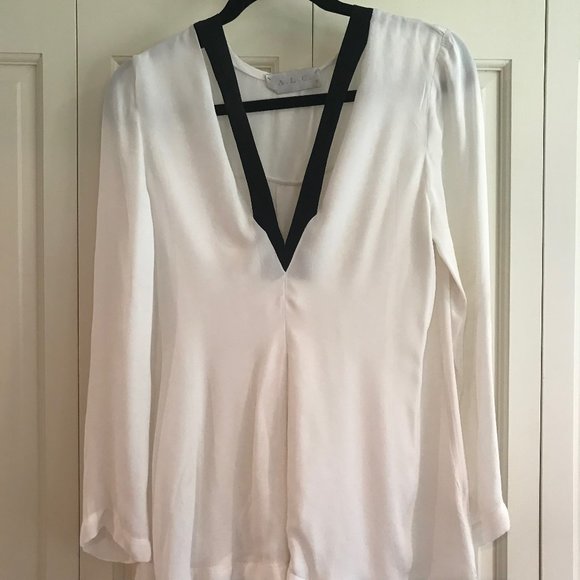 ALC White Chiffon Long Sleeve with Black V Trim - Picture 1 of 4